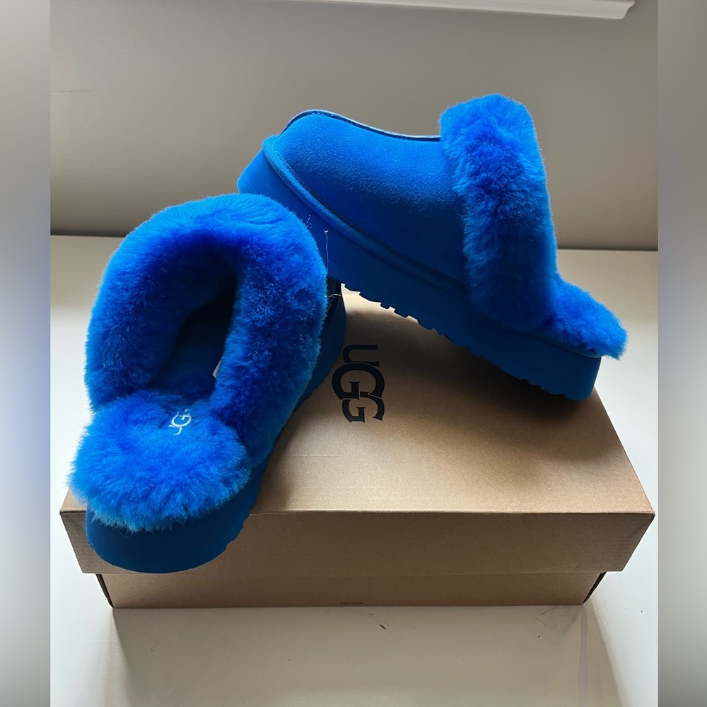 BRAND NEW UGG SLIPPERS